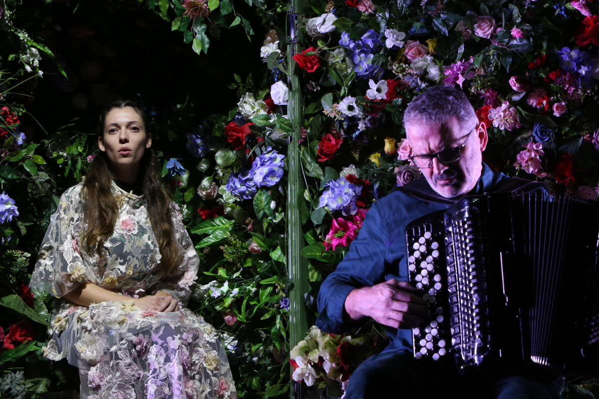 Manuela Rey Is In Da House